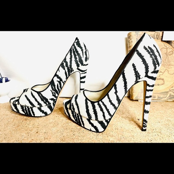 Brian Atwood Linen Zebra Print Open Toe Pump - Picture 10 of 10